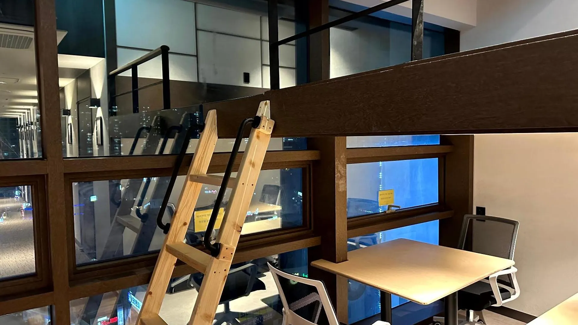 Nomad Live Hostel Busan 0*,  South Korea