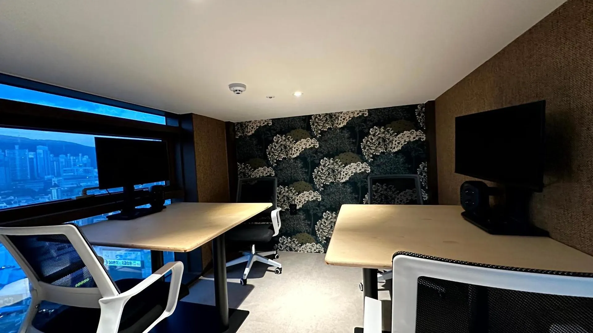 Nomad Live Hostel Pusan